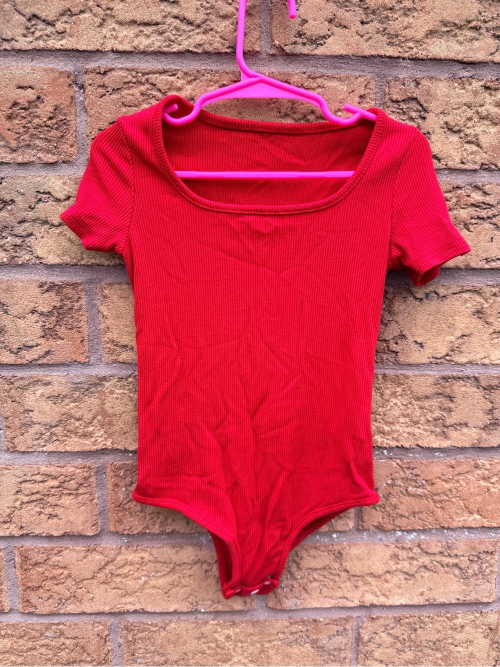 10/$25 • SHEIN Stretch Ribbed Red Short Sleeve Bodysuit